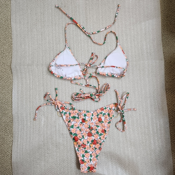 NWOT Triangle O Ring Wrap String Bikini Swimsuit Strawberry Floral Print Medium - Picture 12 of 13
